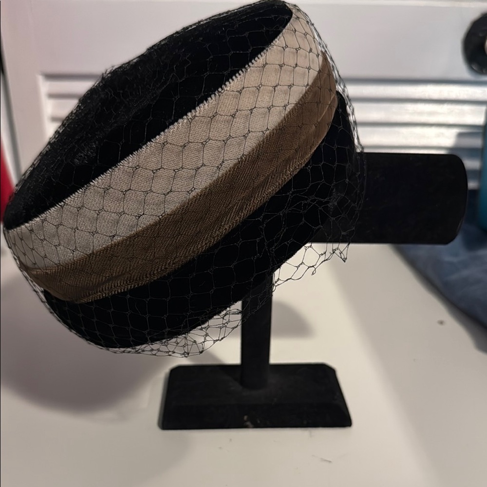 Vintage Elegant Black velvet and Brown Veiled Hat